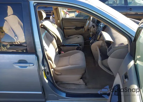 2005 Toyota Sienna Le из США, поврежденный, VIN 5TDZA23C35S317314